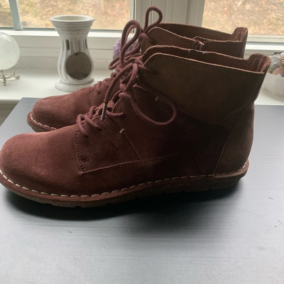 Clarks Wine Booties Women - Picture 2 of 11